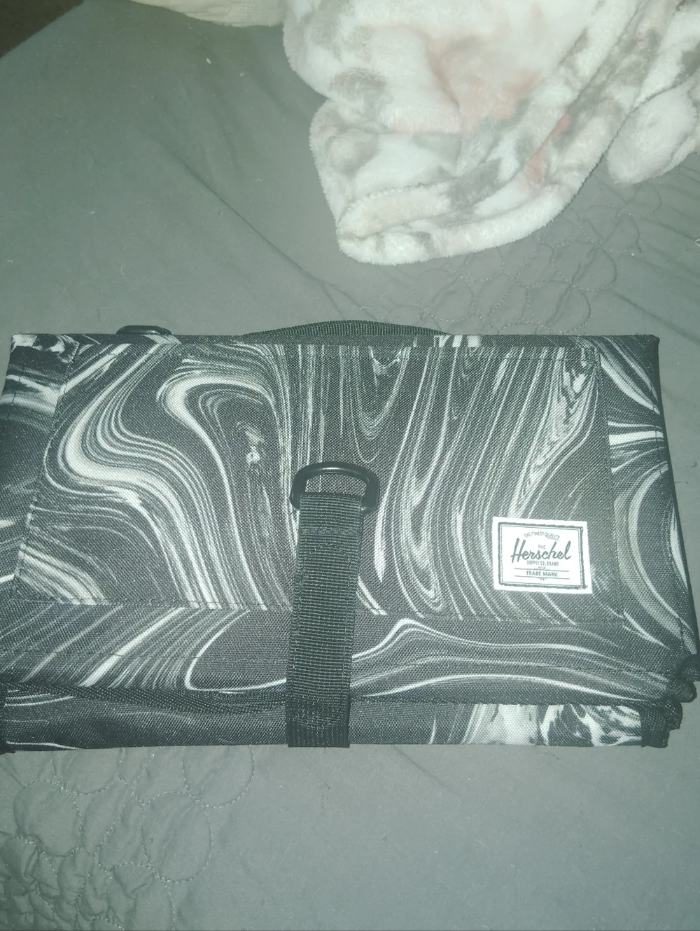 HERSCHEL SUPPLY CO Grey/White Baby Changing Diaper Mat/Storage